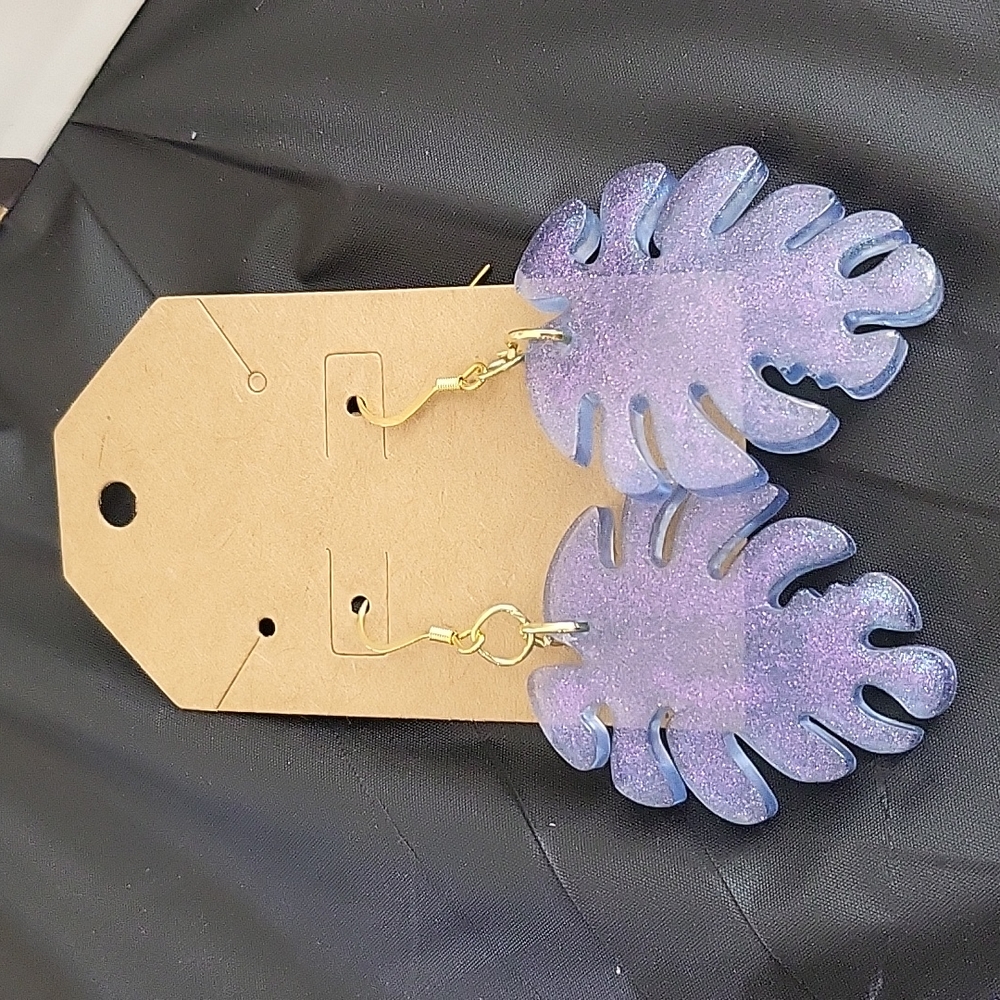 Monstera leaf earrings